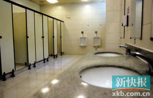 ■祈福医院内的洗手间十分干净，也没有异味。曾泓/摄