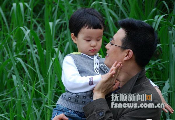 央视主播康辉妻子曝光 曝难得一见的名嘴家庭照 ...
