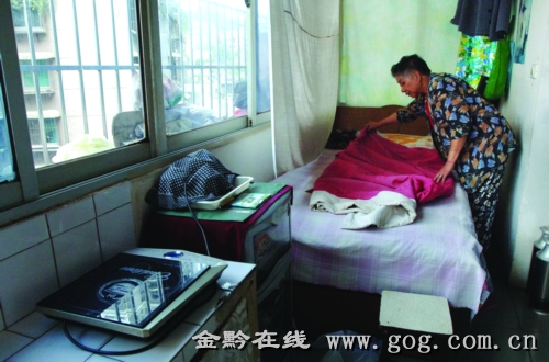 阳台被一些住户隔成了卧室。