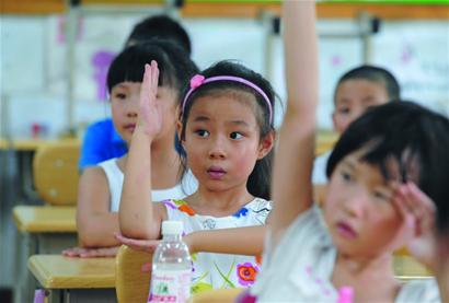 新生开学点名难倒老师 花名册堪比康熙字典(图