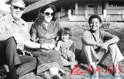 奥巴马是美国首位黑人<em>奴隶</em>后裔_资讯频道_凤