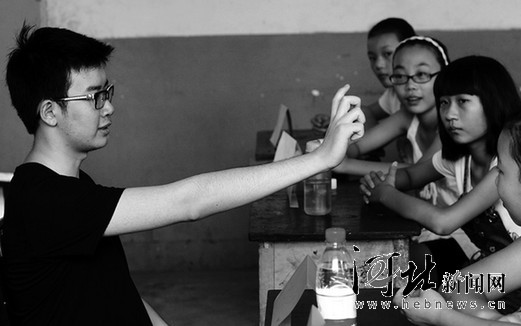 3年支教 90后留学男孩体味中西文化