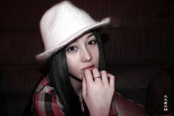 李晨女友张馨予否认劈腿