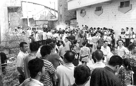 广西平南县16名小学生被砍死伤事件追踪