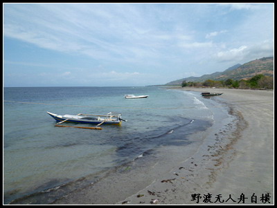 这片海域因为有阿陶罗岛和更北部的印尼韦塔岛的庇佑,所以十分平静蛔