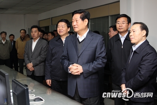 滚动新闻 > 正文    赵正永在西安铁路局局长汪亚平,局党委书记江涛