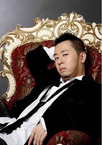 新疆 杨坤模仿秀 迎报名高峰 报名人数达50余