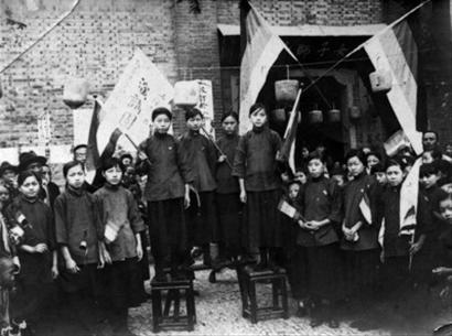 上海勤业女子学校组织五卅运动宣讲团进行宣