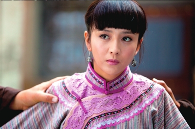 佟丽娅伤痕累累