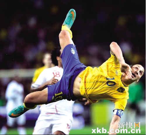 33米绝世天钩挂射 为什么伊布不能是最佳?