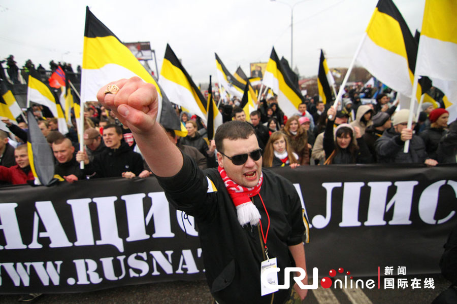 当地时间2012年11月4日,俄罗斯莫斯科,极右翼支持者举行"俄罗斯游行"