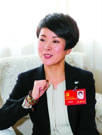 新闻主播印海蓉转换党代表新角色:传播好声音 传递正能量