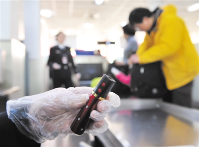 电击器变身口红 U盘实为点烟器(图)