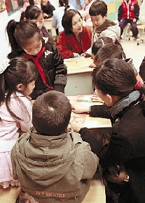 大关小学首创自由日 每月一天不背书包不写作