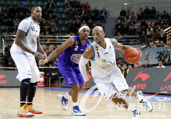 CBA 盖恩斯大心脏王哲林23+15 福建加时险胜