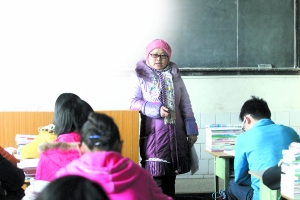 铜梁围龙中学,李红梅放心不下班上的学生,回来