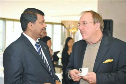 国际化社区还缺啥?给中国菜名加上拼音吧