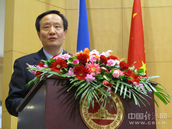 李建华:坚定不移地全面推进行政体制改革