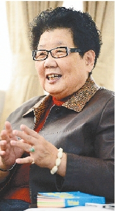 杨奕来郑手到病自除