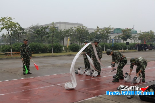 白云机场消防打响保卫战为春运护航
