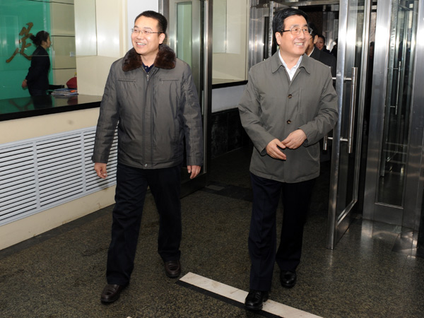 省委常委、哈尔滨市委书记林铎一行到新华社黑