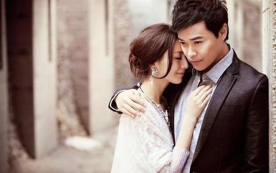 陈思成佟丽娅甜蜜合照