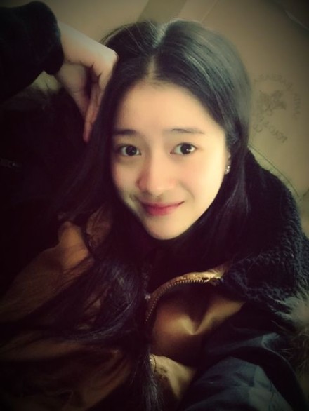 在《爱盛开》《潜伏》《美人心计》《爸爸天亮