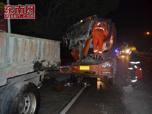 福州马尾:水泥罐车与大货车相撞 或因疲劳驾驶