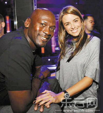 乔丹结婚,禁带手机相机