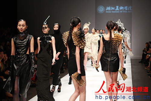 湖北美术学院服装毕业设计专场发布在京举行(