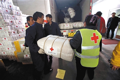 媒体总结救灾力量优劣:NGO信任度高 红会审批