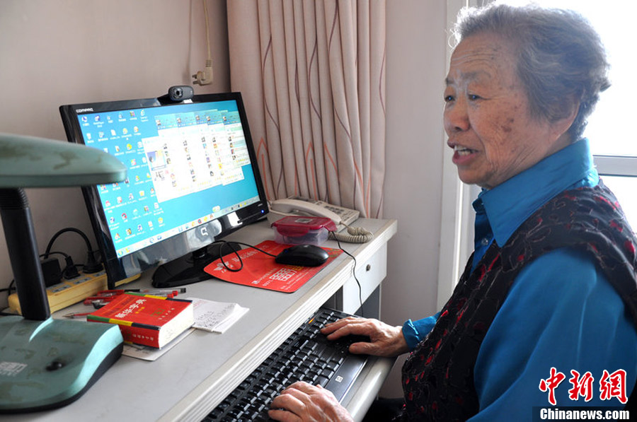 78岁QQ奶奶注册18个账号 疏导青少年心理问