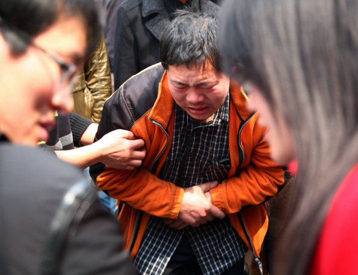组图:郑州11岁女生遭公交车致死碾压呀说话带女孩图片