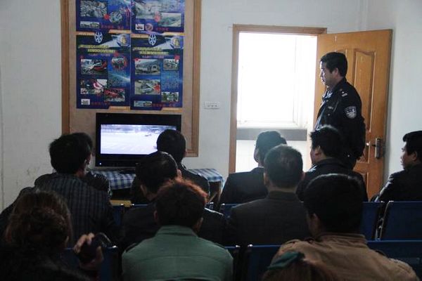 凤台交警加强对考试学员的宣传教育(图)