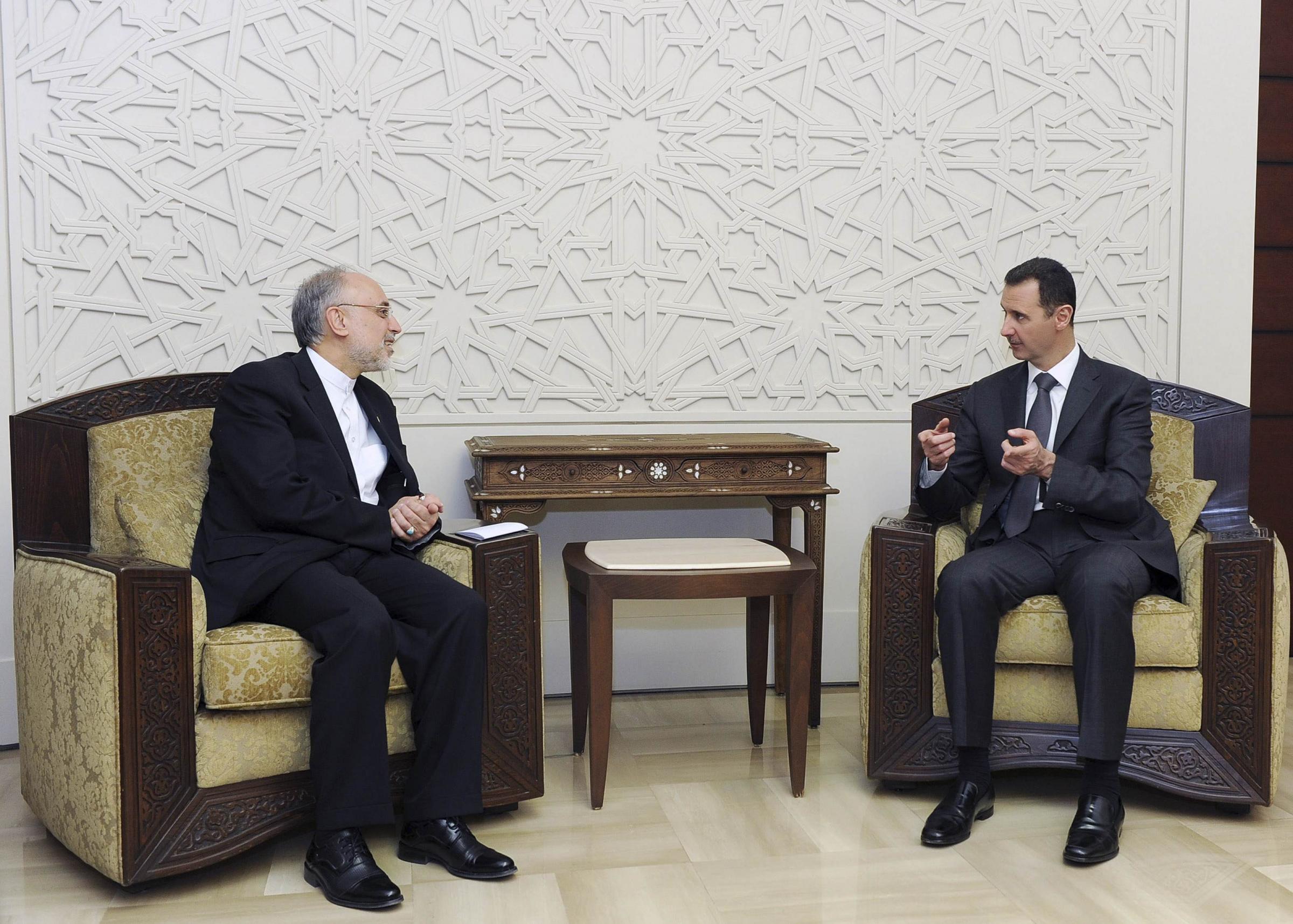 5月7日,叙利亚总统阿萨德(右)在大马士革会见
