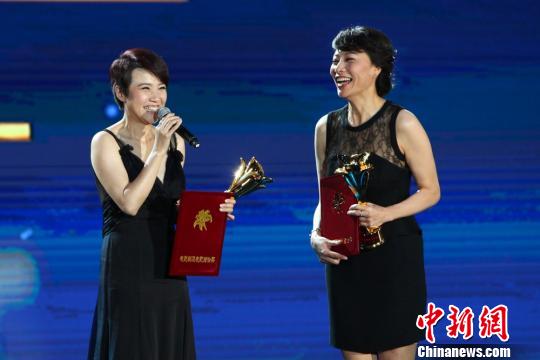 颜丙燕岳红摘电影频道百合奖影后桂冠