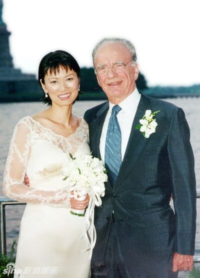 邓默离婚原因猜想:默多克年老无法满足邓生理需求