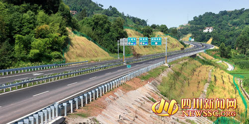 泸渝高速公路建成通车 1.5小时泸州跑拢重庆