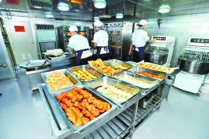 辽宁舰:超市邮局垃圾处理站一应俱全