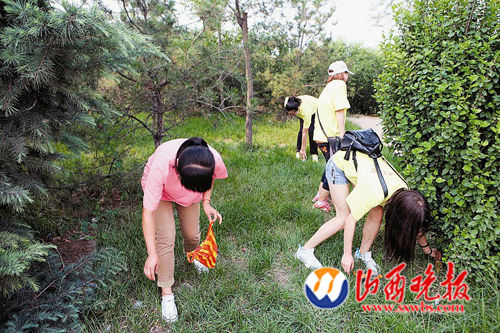 做公益捡垃圾(图)