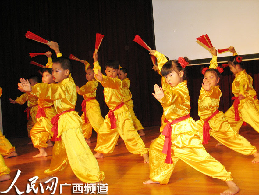公益南宁、经典文化惠及2500名学童