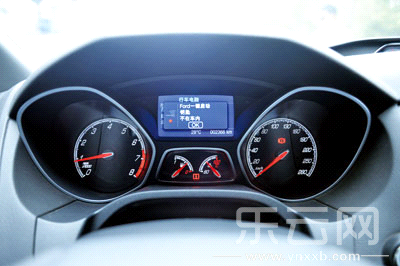 6.5秒时速破百 用声浪点燃驾驭激情试驾福克斯