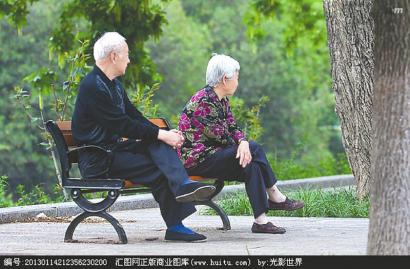 老人希望儿女"常回家看看".(图据网络)
