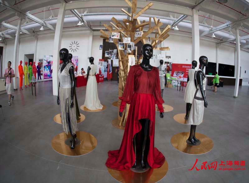上海大学巴黎时装艺术学院举行2014春夏流行