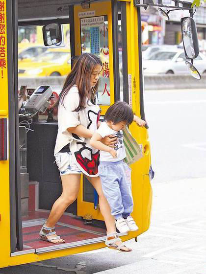 台湾客运及公交车儿童票 6岁以下均免费