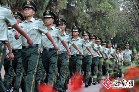云南:160名武警国防生毕业奔赴基层部队(组图