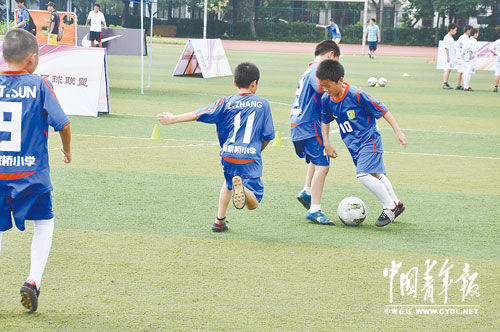 上海校园足球放弃功利海阔天空