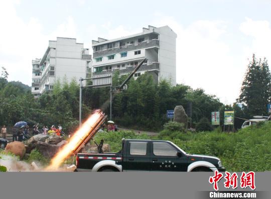 杭州气温达40.5度 网民盼人工降雨以及萧敬腾