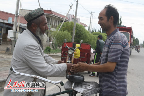 新疆岳普湖最美乡村邮递员 工作20余年从未请