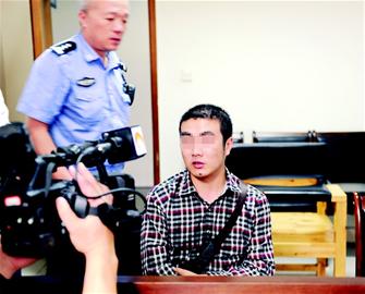 1斤白酒下肚还敢开车上路 行车记录仪拍下全过